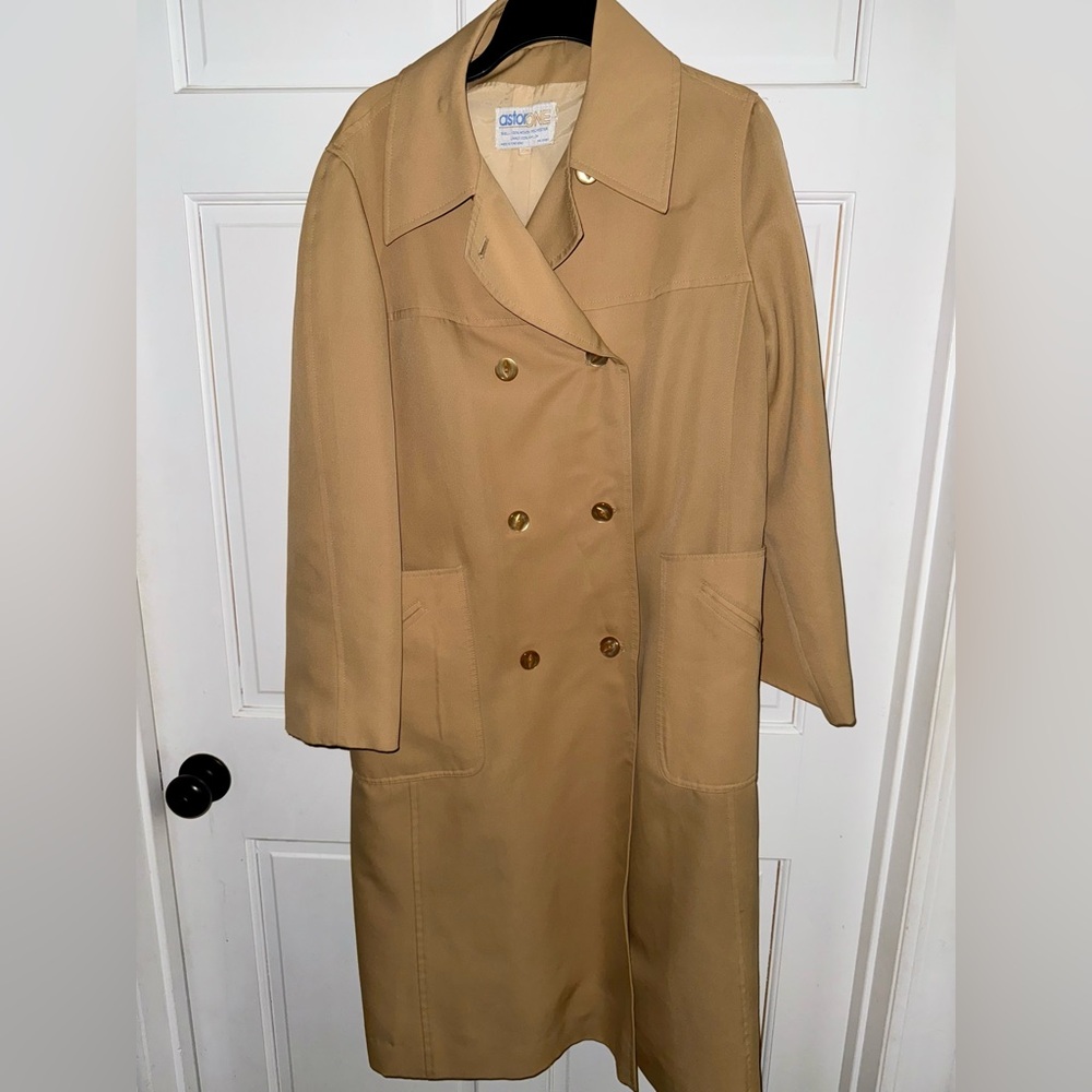 Elegant Tan Double-Breasted Trench Coat